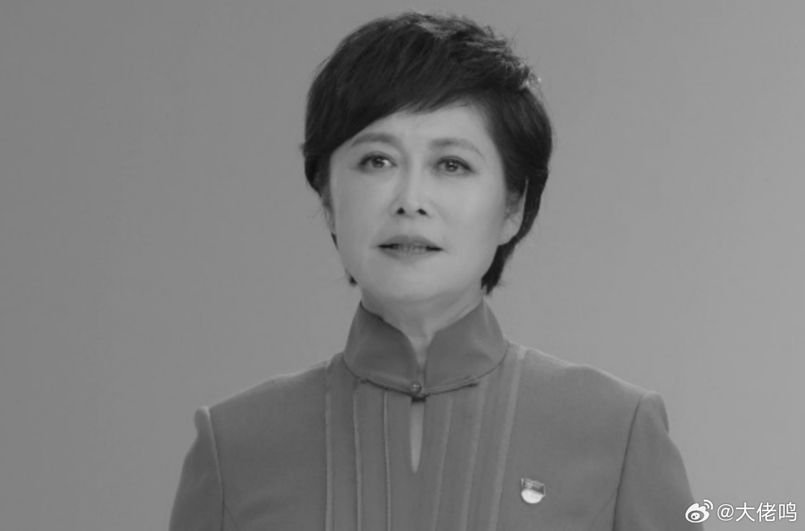 敬一丹去世那个温和而坚定的“敬大姐”，走了。 9月13日，敬一丹女儿发布讣告，宣