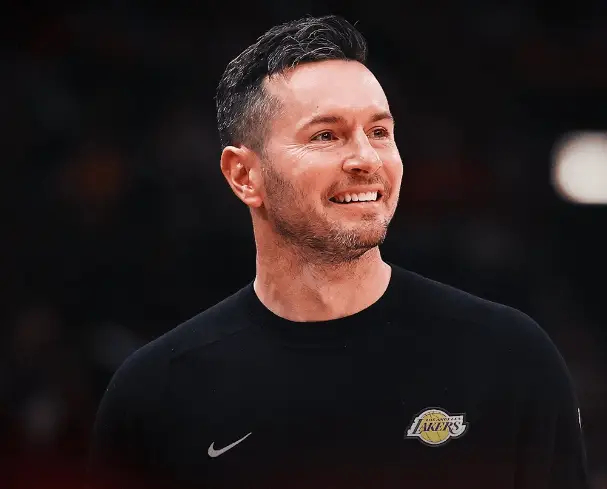 雷迪克：“尚未确定固定首发阵容，未来将根据球队实际比赛表现及阵容搭配效果来灵活决