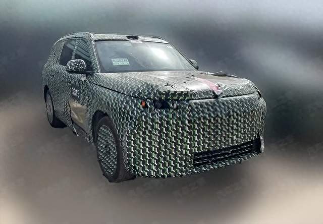 零跑汽车曝光一款全新SUV，或名为c18？介于c16和d19之间，带智驾