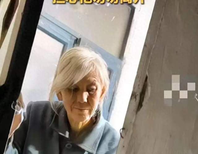 母亲半夜推开儿子房门成年后才明白父母最怕的不是穷是孩子不回家