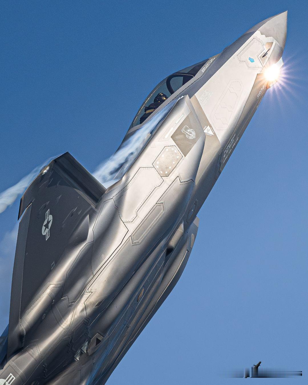 #目标内部发生高能反应# ​​​