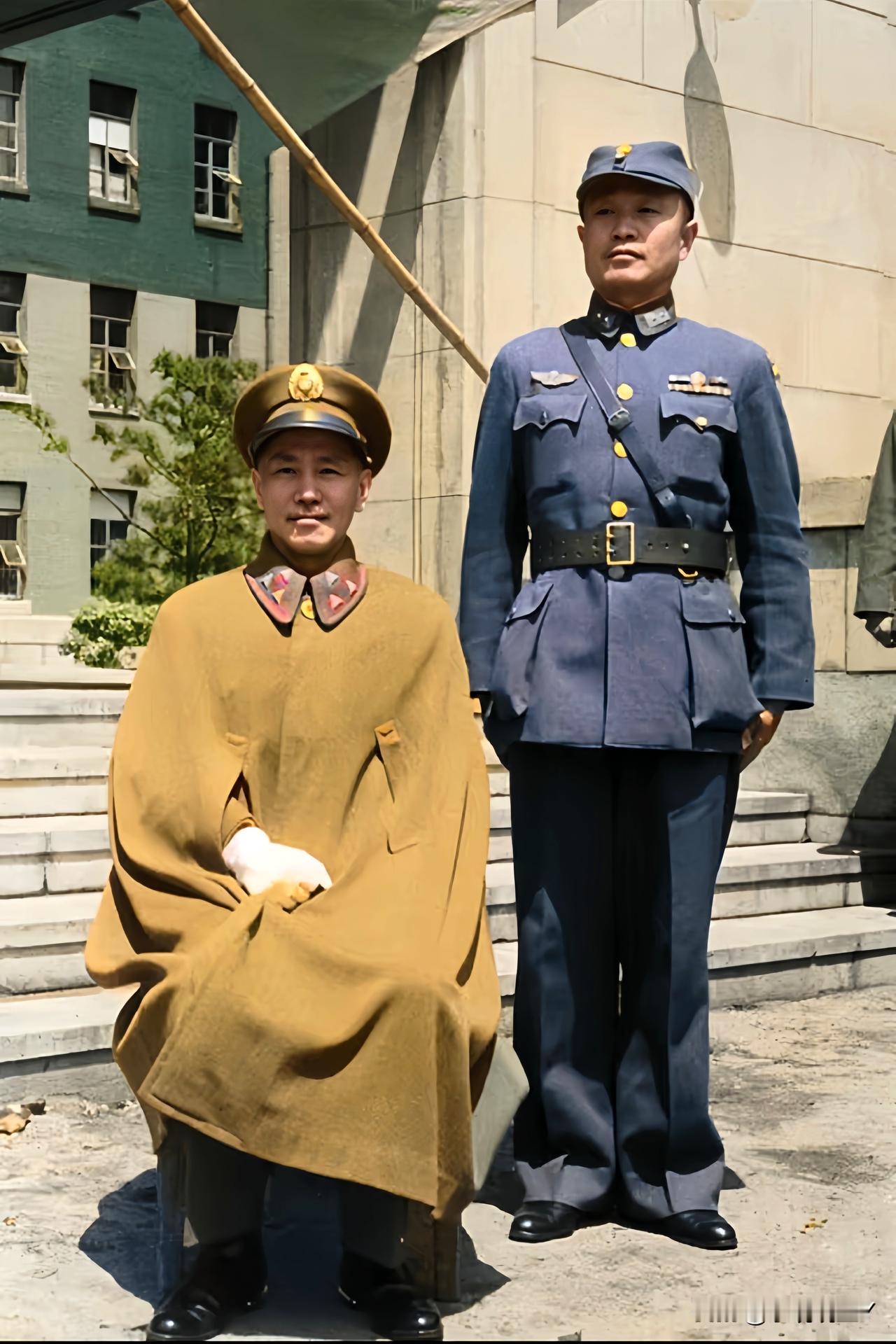 1946年，蒋中正到沈阳视察，杜聿明全程陪同并与老蒋合影。大伙儿都好好的看看！这
