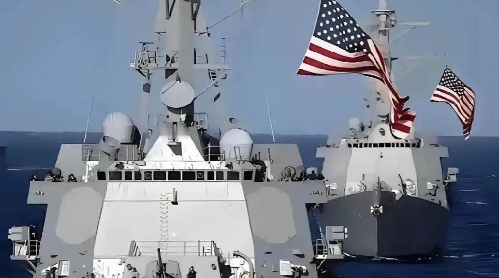 一艘俄罗斯油轮刚驶出黑海，北约三艘驱逐舰就突然逼近，结果，俄护卫舰直接开启雷达锁