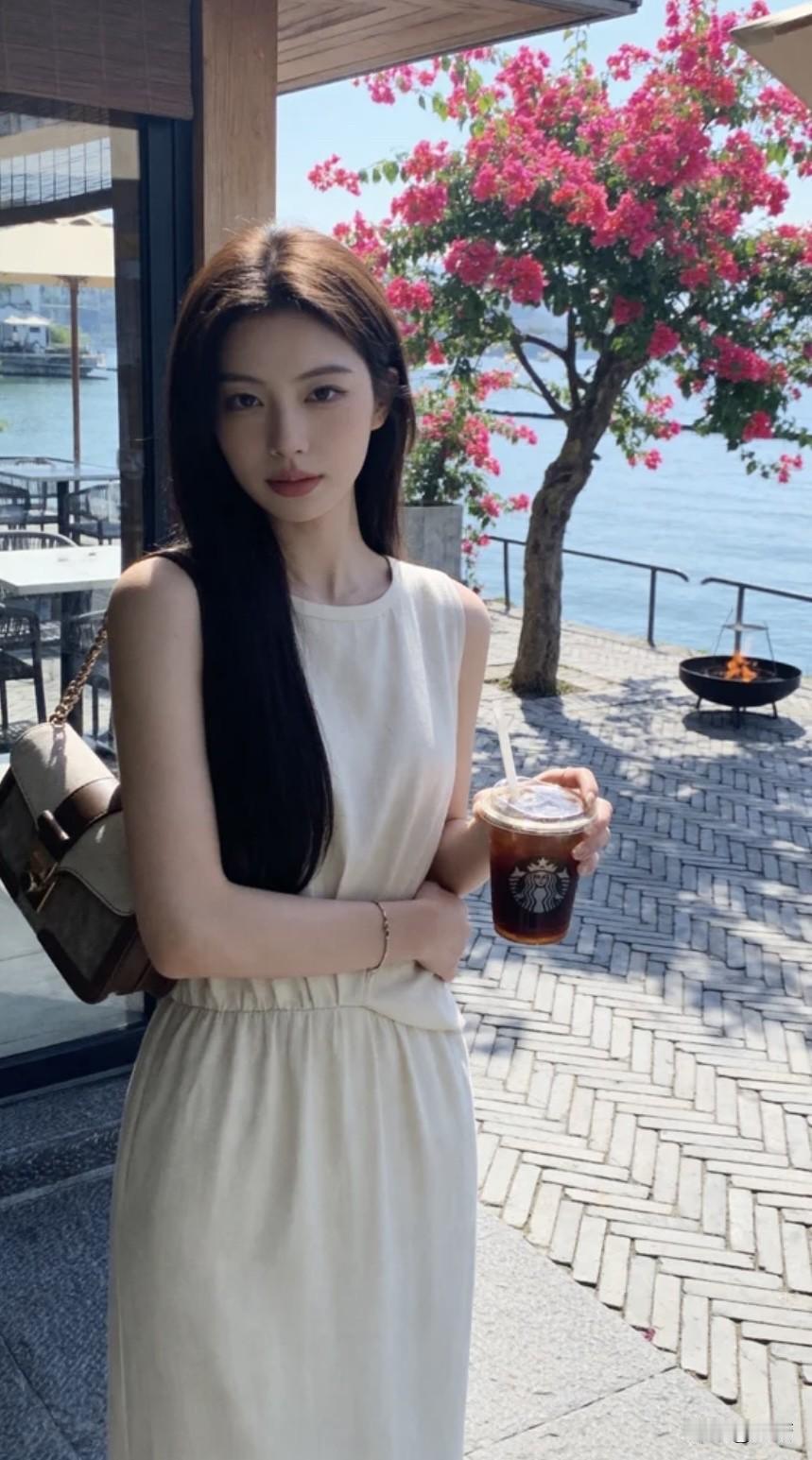 人这一生不算长，
算来算去为谁忙。
穷时爹娘一碗饭，
富了忘了老家房。

养儿方