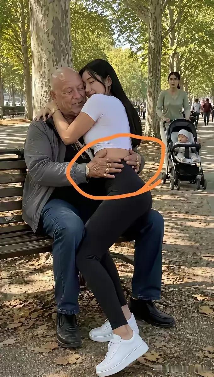 这爷孙俩的感情可真好啊，羡煞旁人啦！