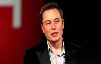 马斯克直接把话撂特朗普脸上了。
他说，再打一次世界大战，第一个趴下的，可能就是美