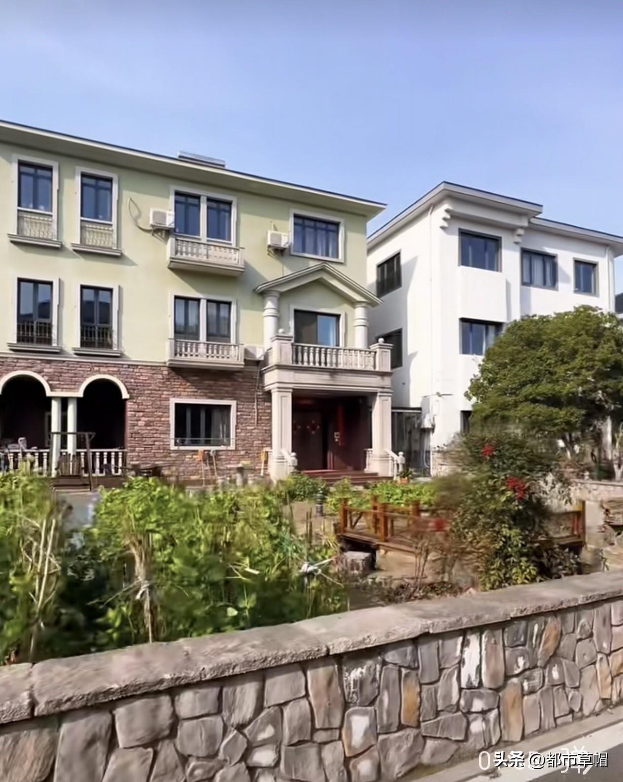 杭州市郊双浦镇新塘村，随手拍的几幢民房。西湖双浦 

对于我们这些从外地来到杭州