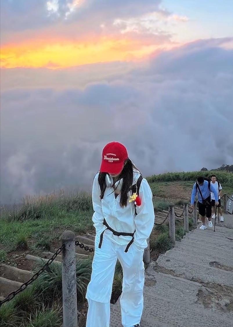 大无语事件，
大学里一到晚上十一点就断水，几年下来一直以为是学校规定的，最后才发
