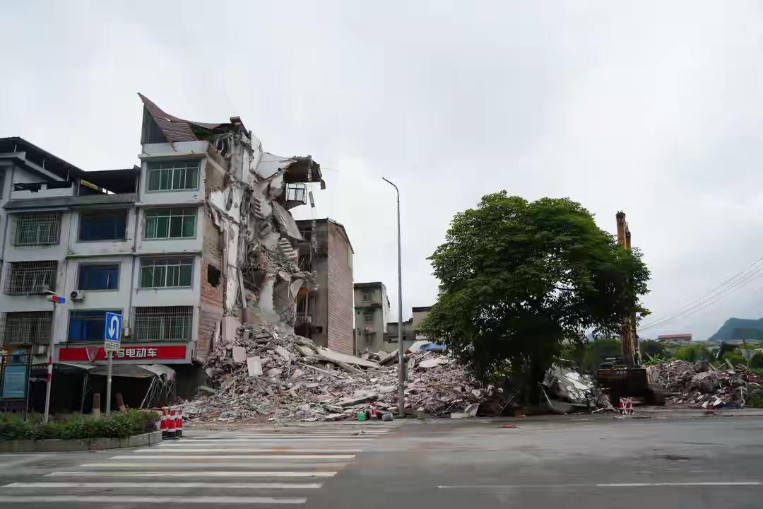 广西柳州为何遭遇300年来最强地震广西柳州遭遇300年来最强地震，接连震情牵动人