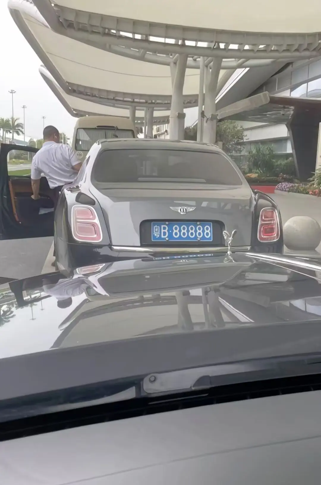 深圳最牛车牌粤B88888（他和粤 A88888车主来自同一个地方）可...