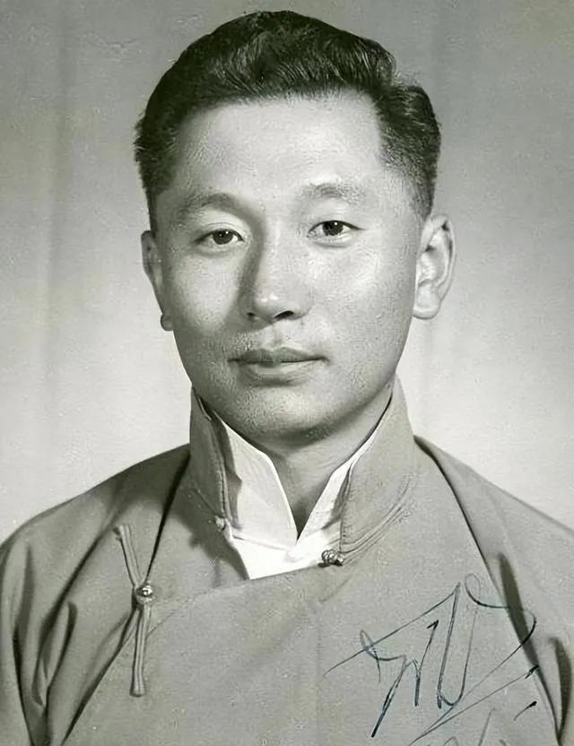 1982年1月29日，锡金末代国王帕尔登·顿杜普·纳姆加尔（Palden Tho