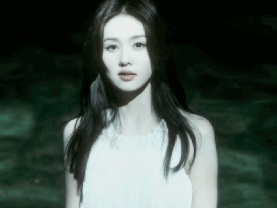 临江仙讲了一个白鹿扮演的花如月（李青月）如何把不可一世的男主，训练成娇夫的故事。