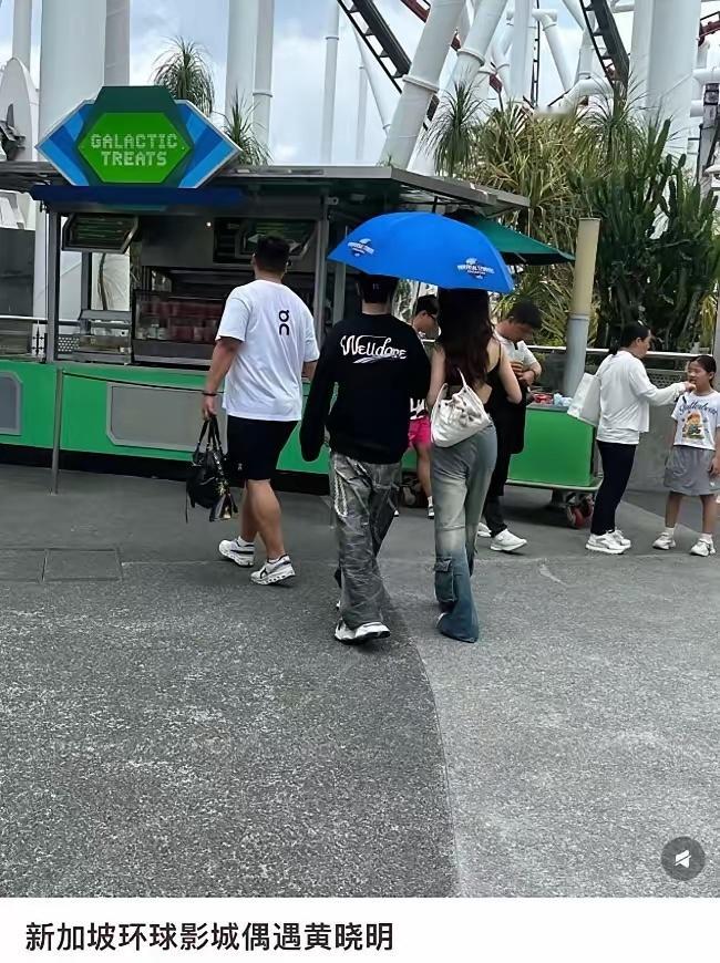 黄晓明和女友在新加坡约会！大年初九就飞去陪女朋友啦？之前还在三亚过春节，转头就和