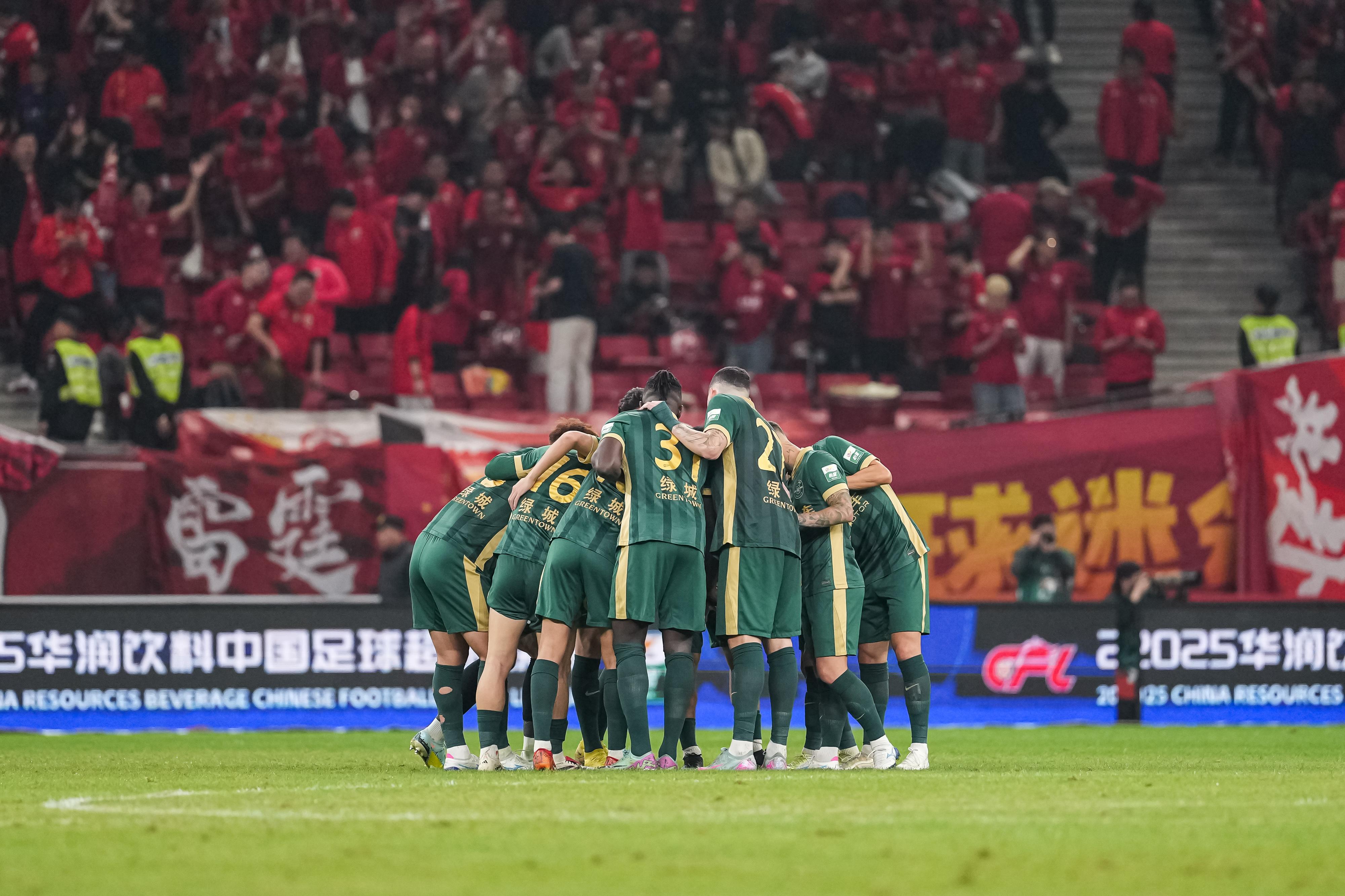 记者：浙江队今日训练备战末轮比赛，卡内达去深圳看全运会