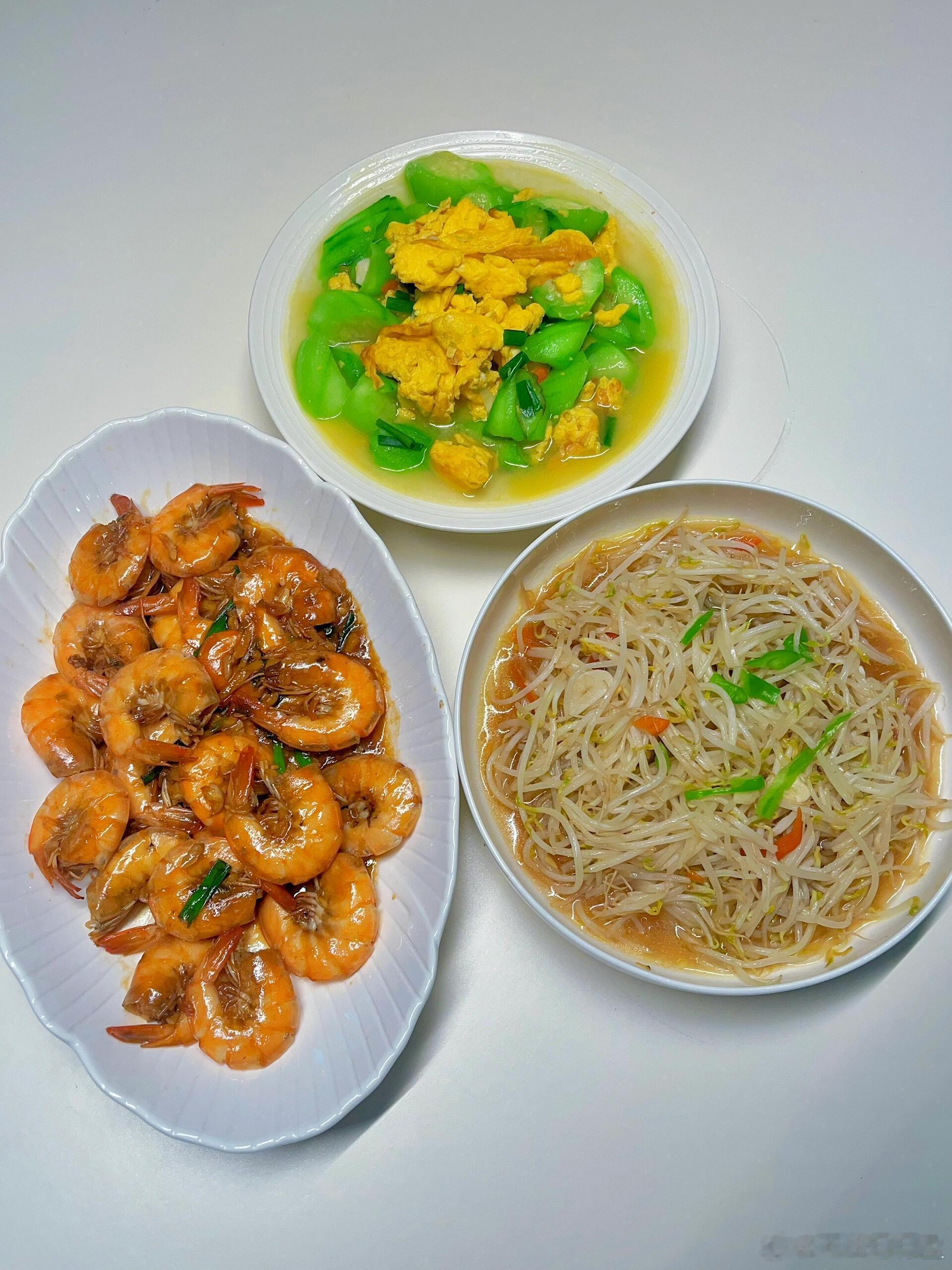🎀今日家常菜👩‍🍳红烧大虾👩‍🍳糖醋绿豆芽👩‍🍳丝瓜炒鸡蛋 ​​​