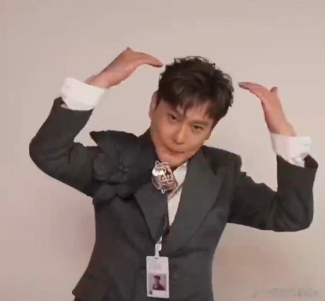 张信哲在有歌被PUA了有歌 直播观看量破六百万的含金量！哲哥刚懵圈拿着“热搜+N