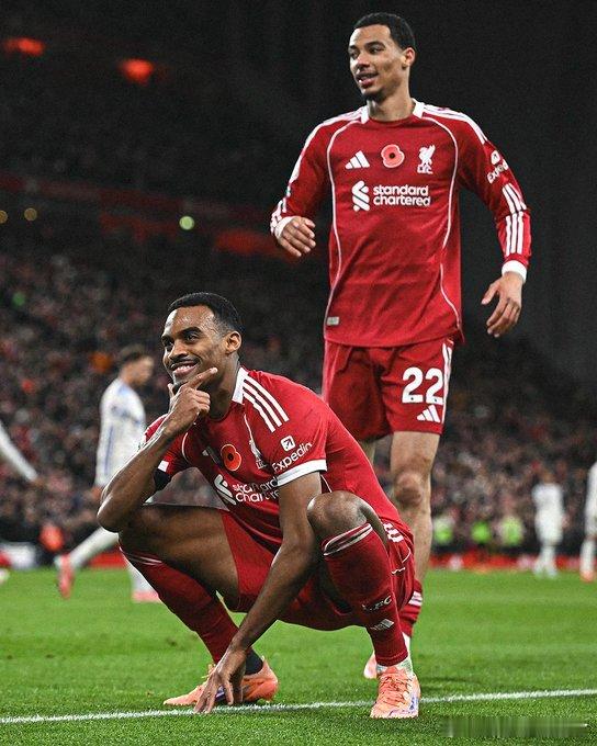 听爸爸的话[拜托]有胜关于本赛季他的射门得分：这赛季我多听了爸爸的话。他总念叨要