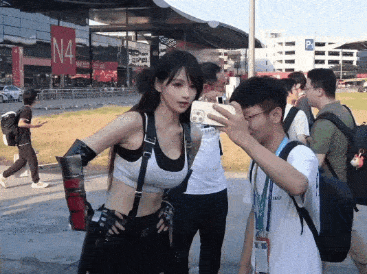 怎么形容？激动的心颤抖的手？ 