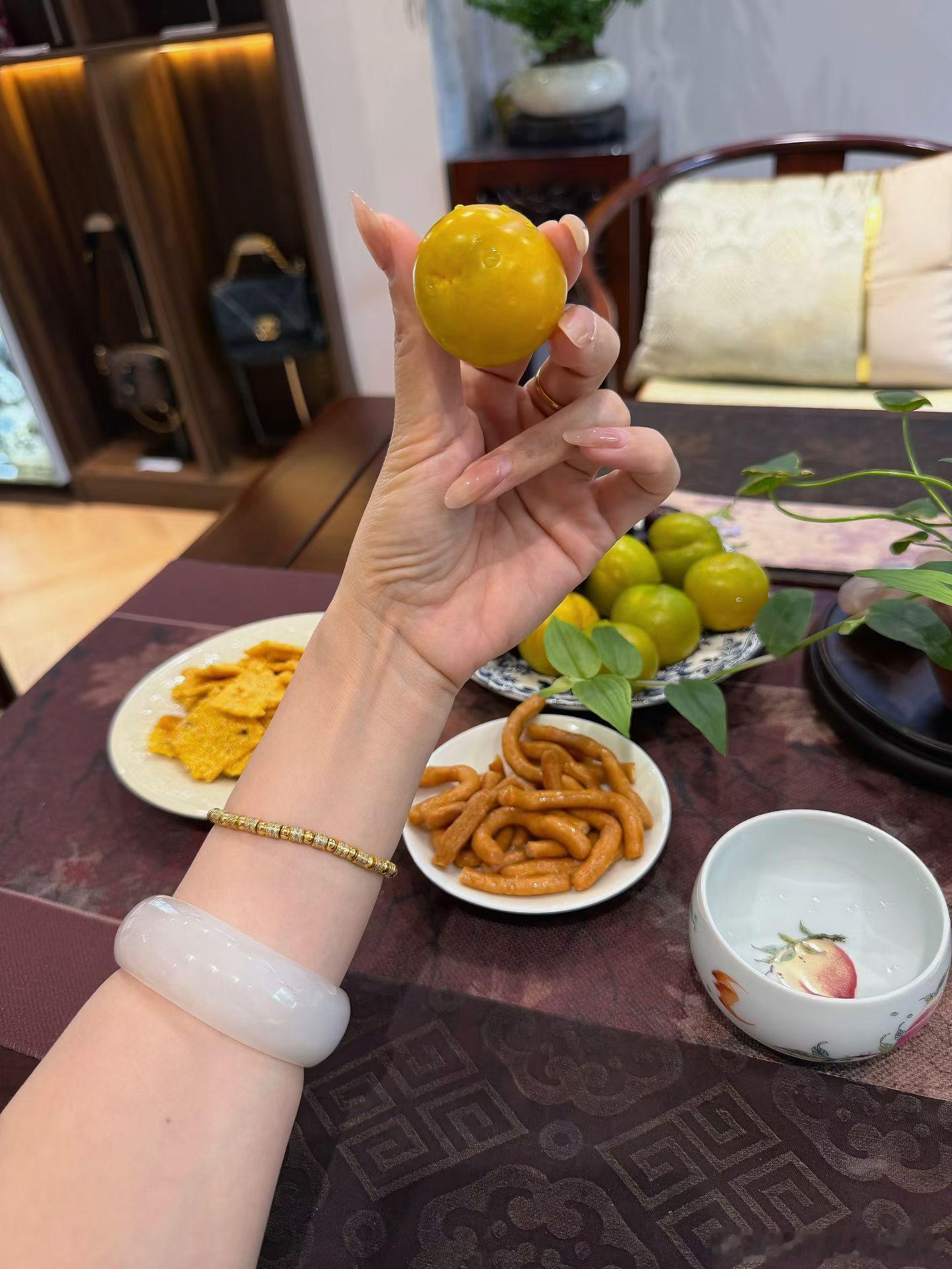 不喜欢的季节里有喜欢吃的水果山城进入盛夏