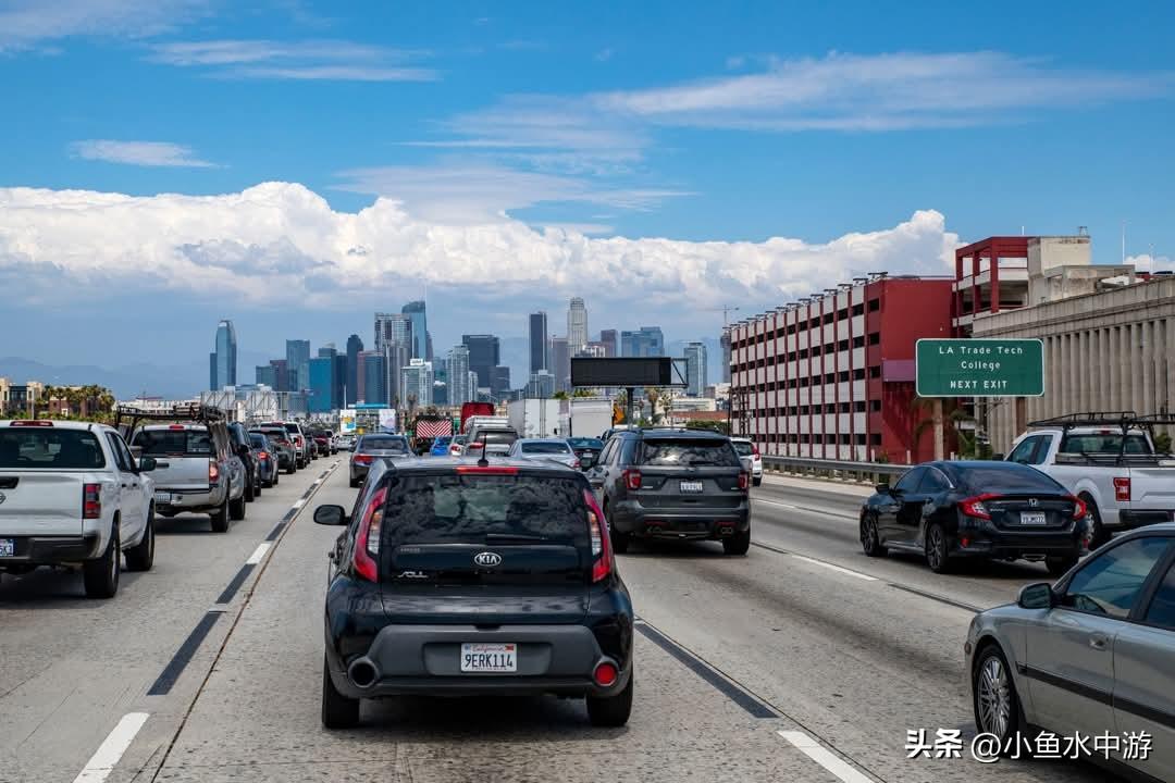 车主注意！美国洛杉矶测速系统即将启用！以后踩油门时别忘了留意是否超速哦！
 
