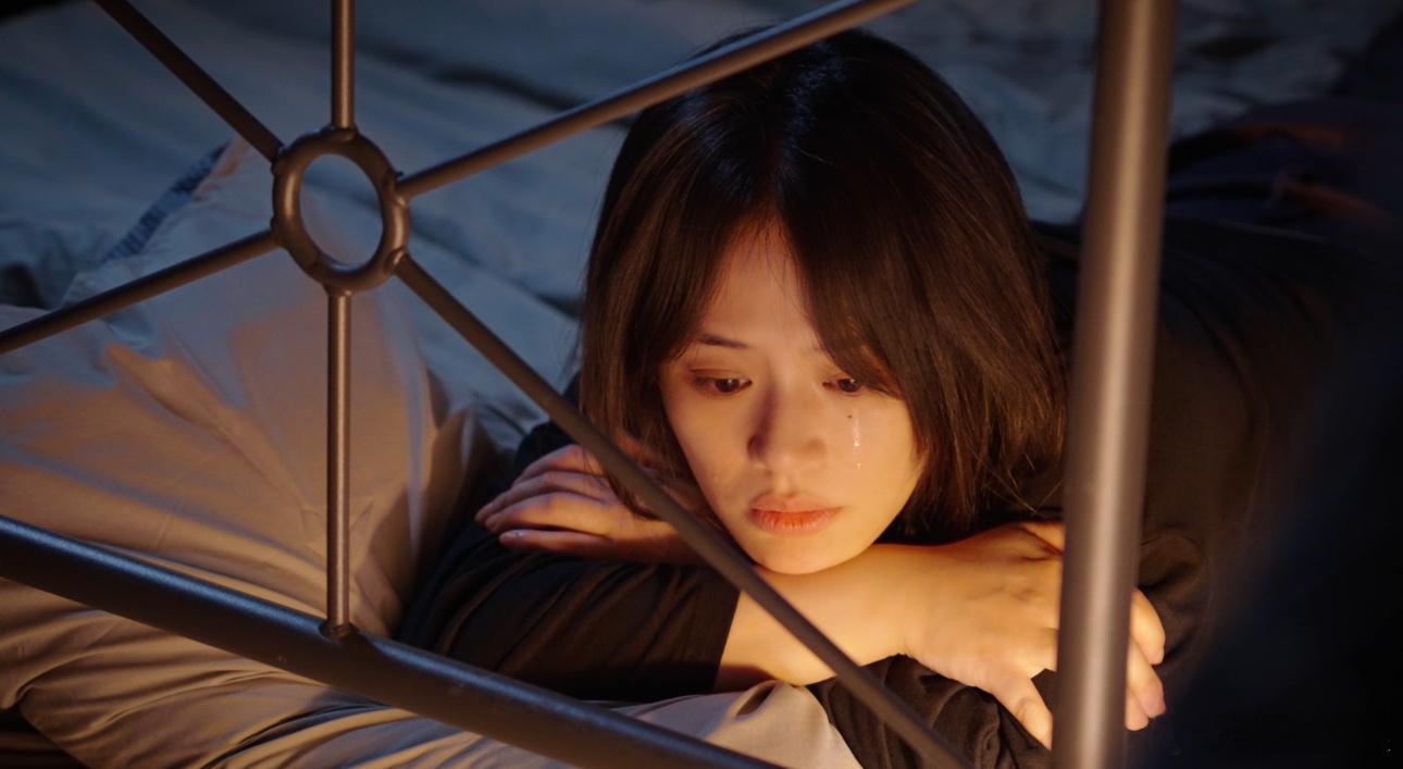 #马思纯包眼技的#《盛怒》杀青特辑里，马思纯的眼神变化太精彩了，从怯懦到冷漠，再