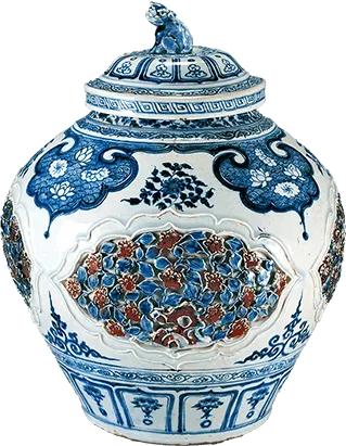 青花釉里红开光贴花盖罐
元
口径15.3、 底径18.7、高42.3厘米
196