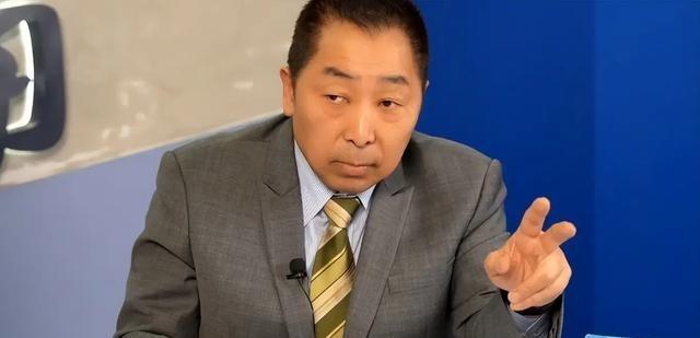 “美国会被中国拖垮！”唐湘龙大胆预测，他认为如果中国足够聪明，中国的想法应该和他