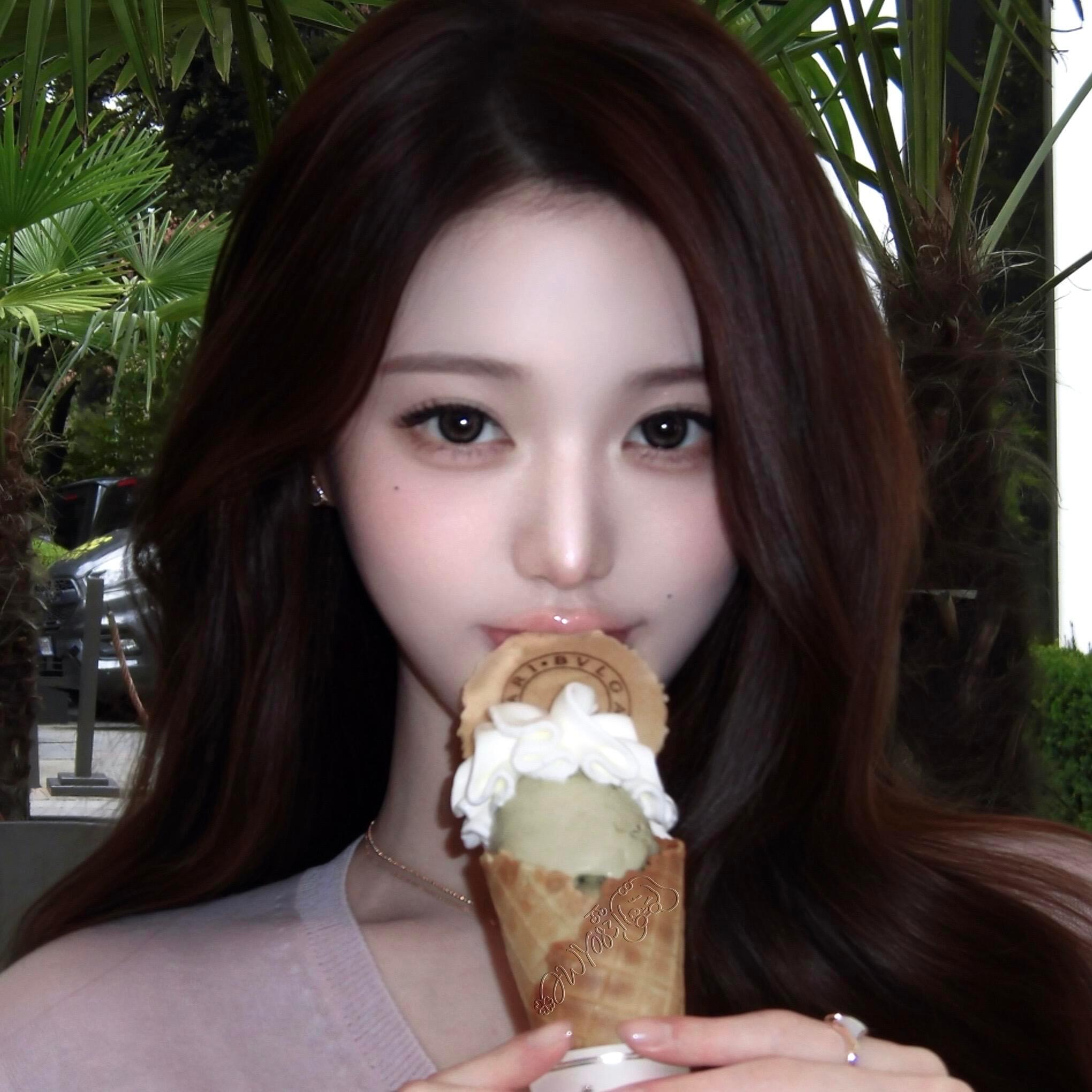 -𝐒𝐇𝐀𝐑𝐄｜张元英头像背景图搭配 ⸝⸝🍀꙳🍸◟🍸。 