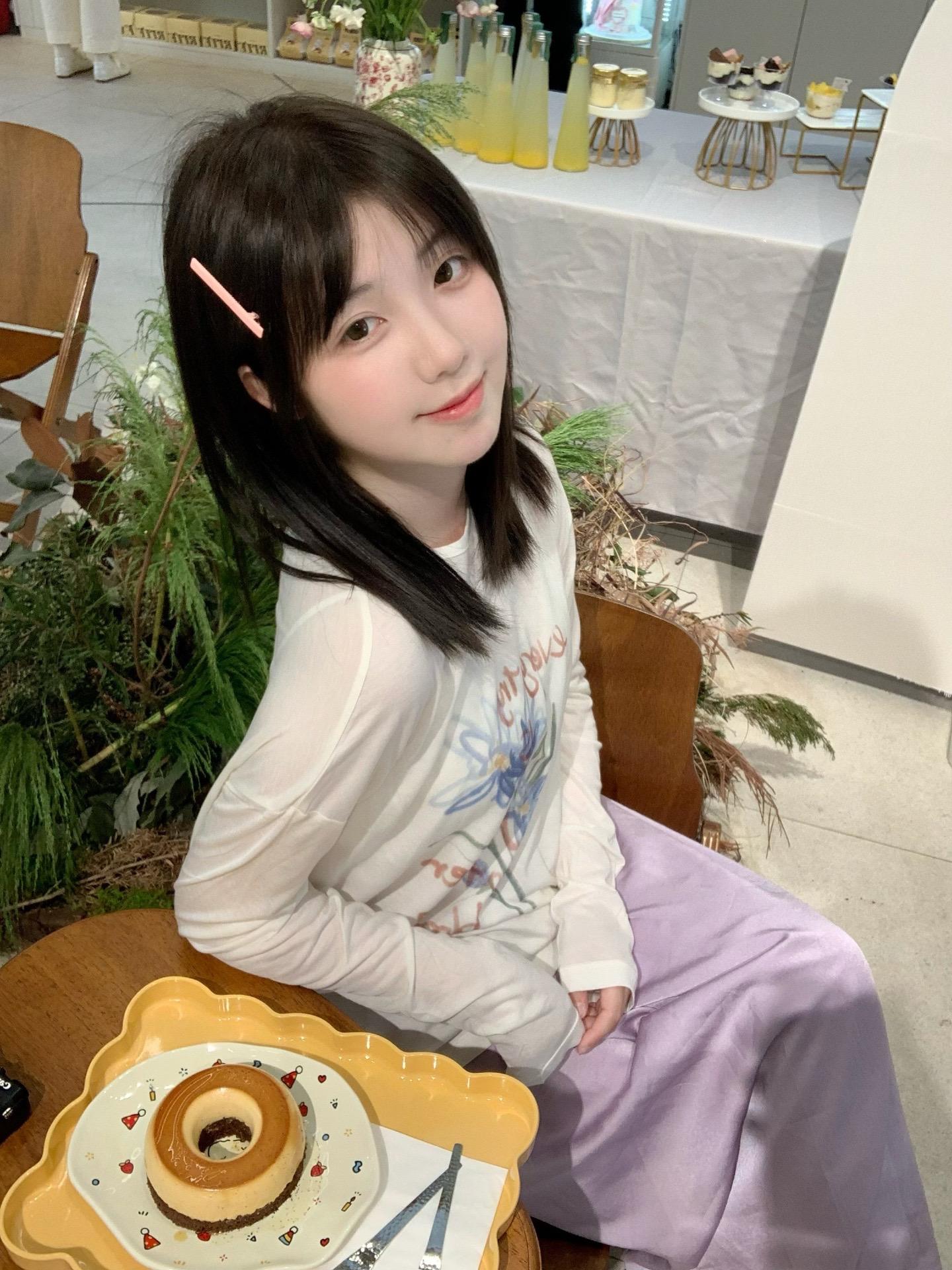 拜托拜托 每天开心🧁。