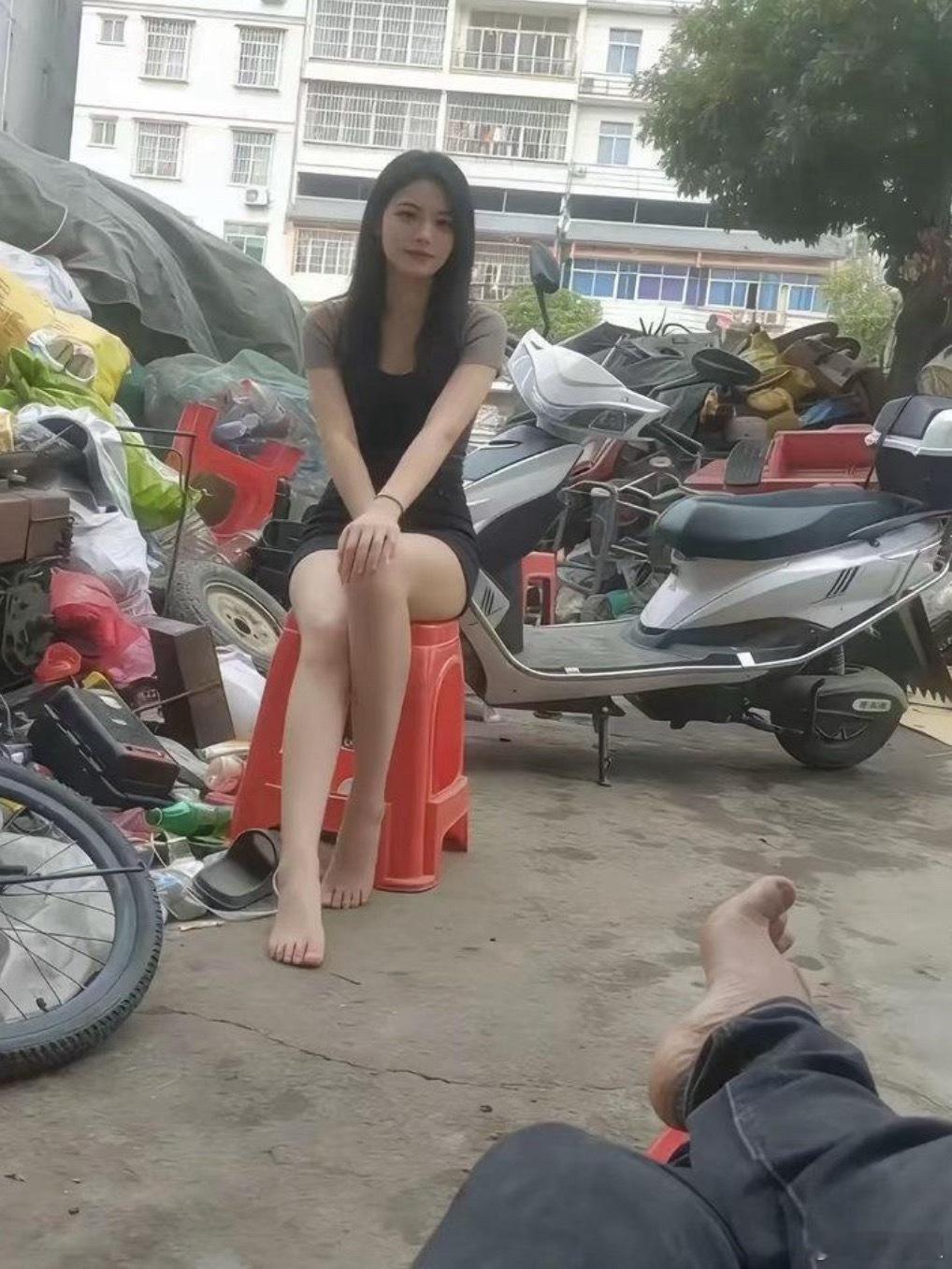 这颜值在普通人中，已经是天花板了！ ​​​