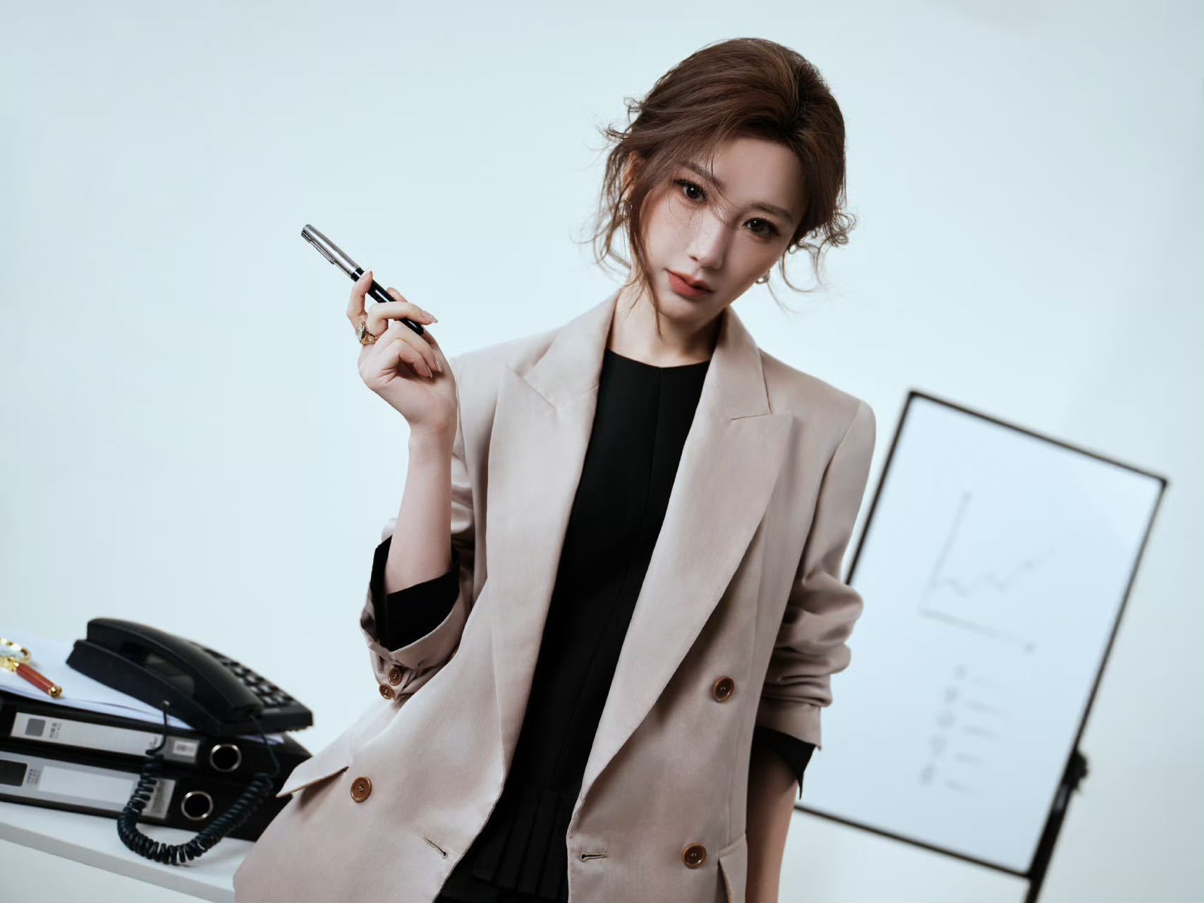 毛晓彤十日终焉演文巧云毛晓彤十日终焉角色设定 毛晓彤演的文巧云是终焉之地前领袖“