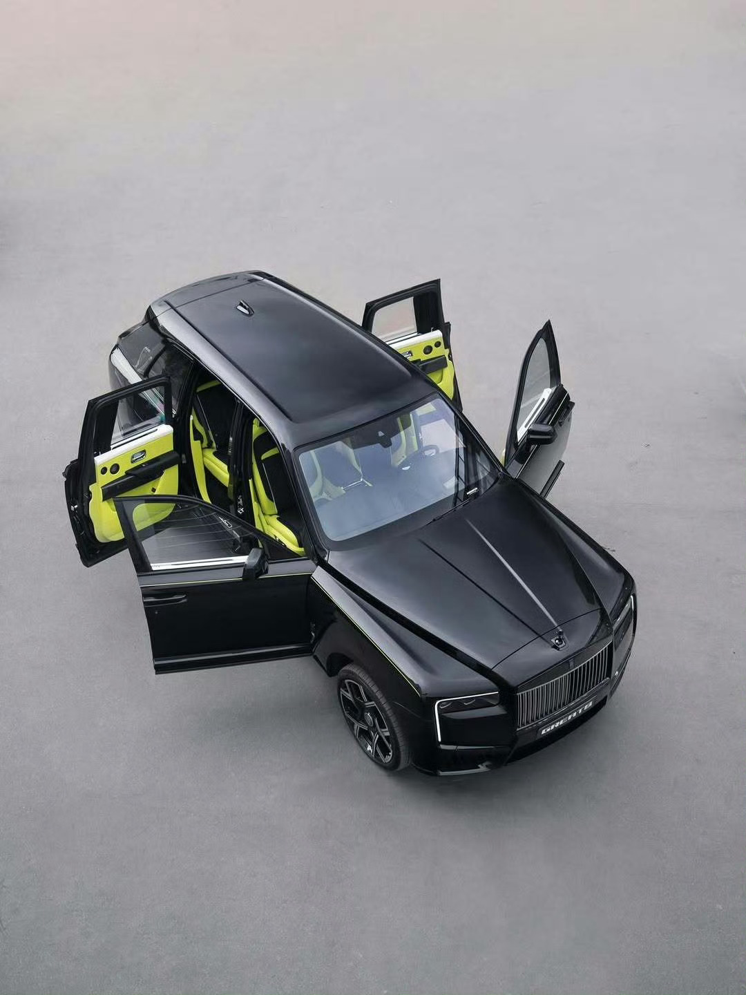 劳斯莱斯 Cullinan Black Badge 