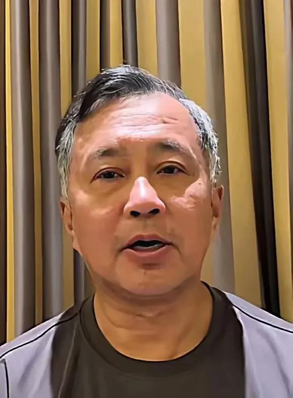 流浪大师沈巍在直播间说：由俭入奢易，由奢返俭难。以前大热的天，在室外没有空调，没