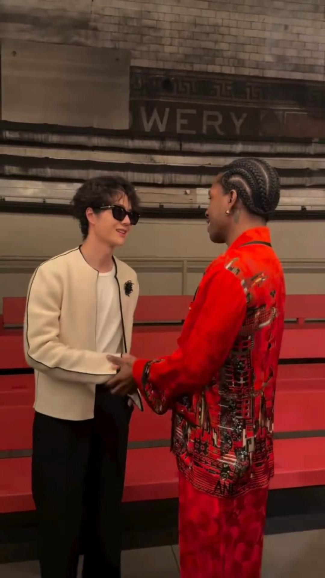 偶像变同事，王一博的追星运我接🙏🏻🙏🏻🙏🏻王一博追星运王一博追星as