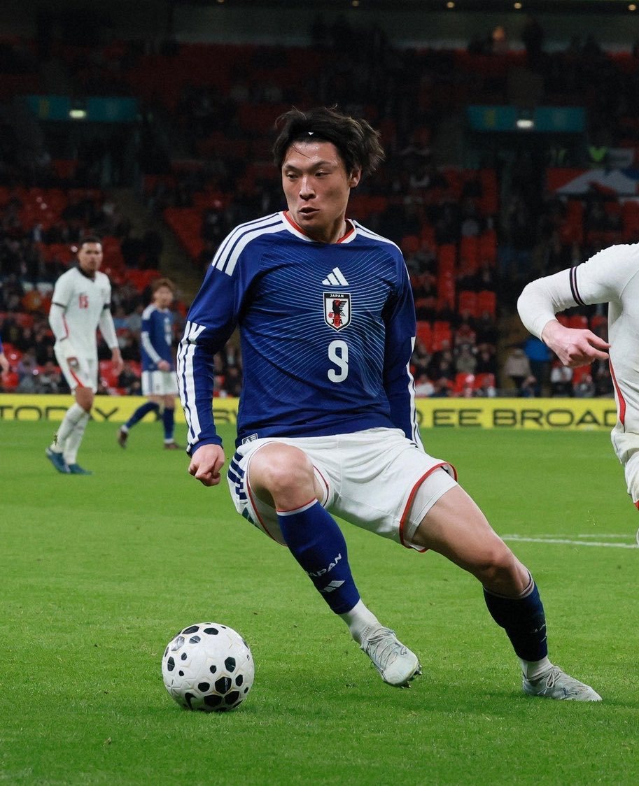 サッカー日本代表世界杯 【航班连续取消，町野修斗首战直前入队】远藤航伤退后紧急入