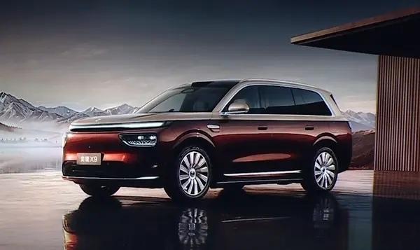 家里人多，经常全家自驾出游，选一台大六座SUV，不能只看外观，六大旗舰实力才是奕