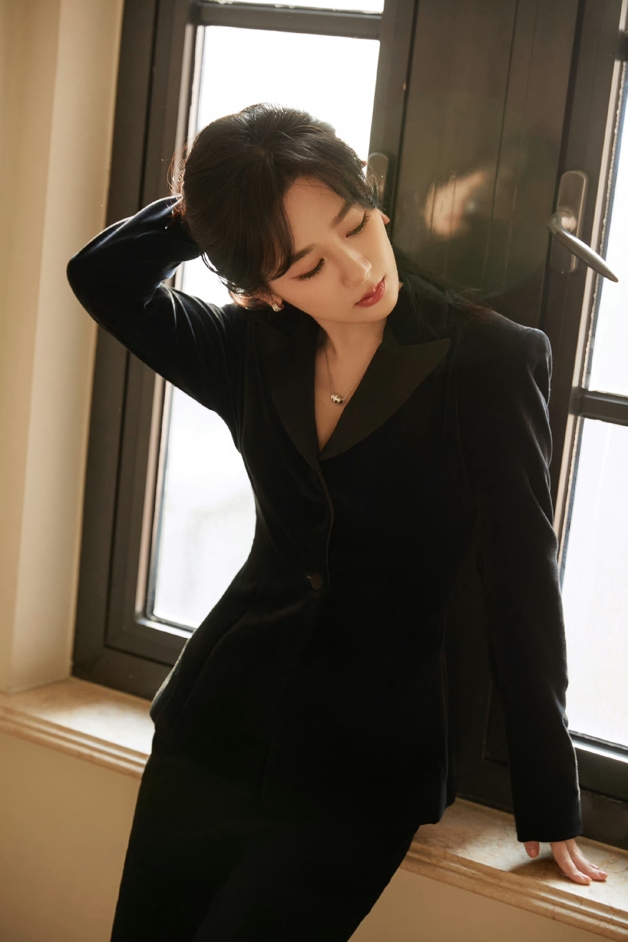 #杨紫[超话]##杨紫小夭# 💗#杨紫长相思# 以风的洒脱笑看过往，以月的恬淡