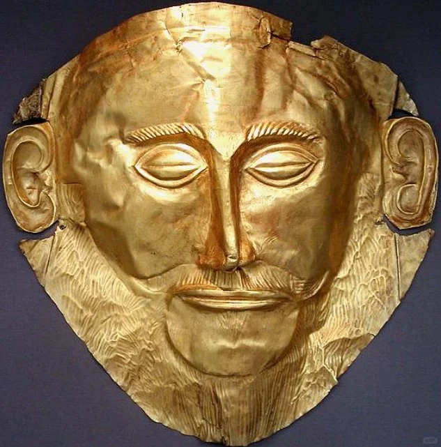 “阿伽门农面具”是古希腊青铜时代最著名的金器之一。1876 年，海因里...