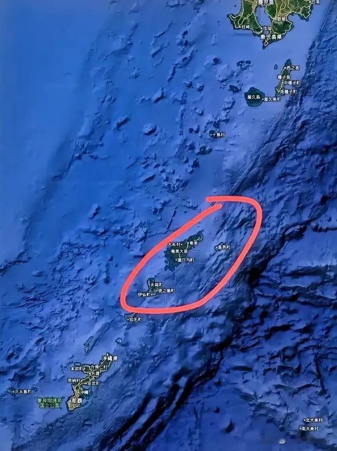 不要跟日本讲道理，过一次横当水道日本都闭嘴了。

横当水道是日本的软肋，虽然是国