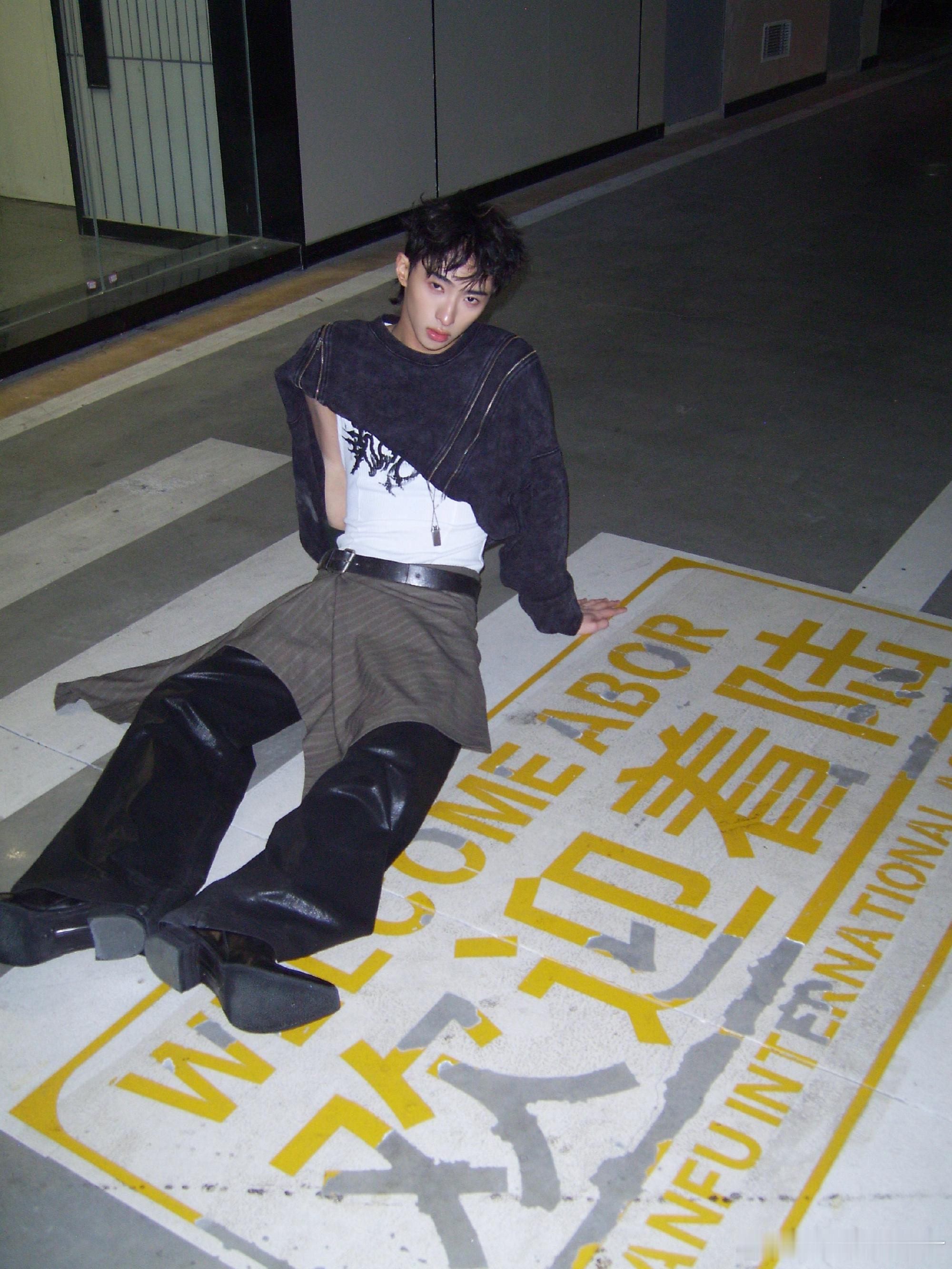 恩利在桃花坞紧急求助五十公里桃花坞谁被恩利圈粉了！桃花坞为专属哈密瓜紧急求助，一