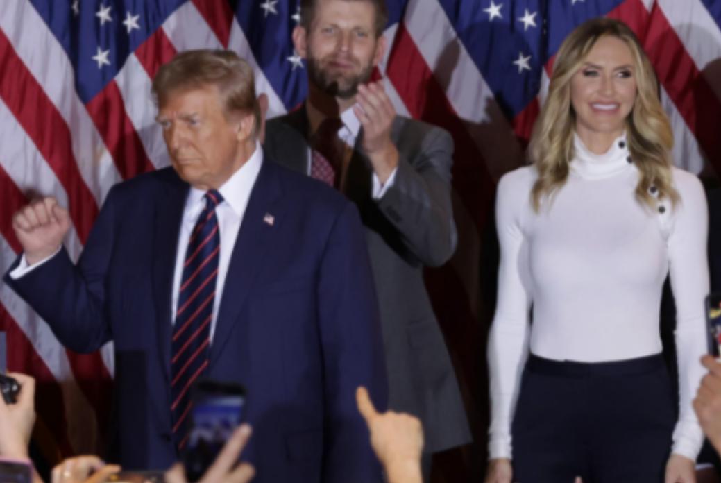 全世界都在盯着特朗普下月中旬的访华行程，结果美国那边突然放出一个大消息，直接引爆