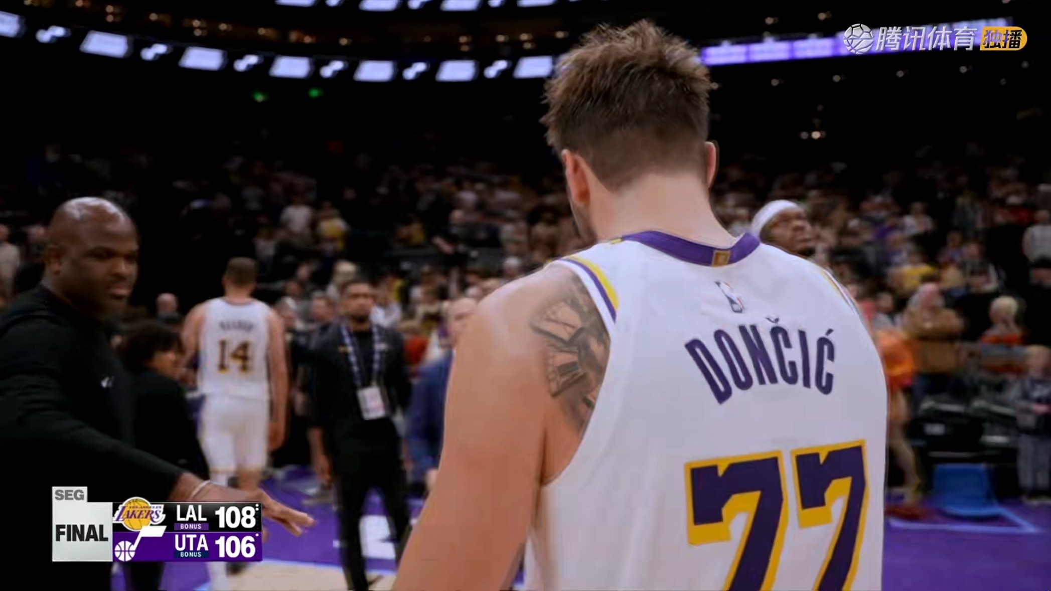 湖人有惊无险客场战胜爵士东契奇得到33分11篮板8助攻3抢断里弗斯得到20分10