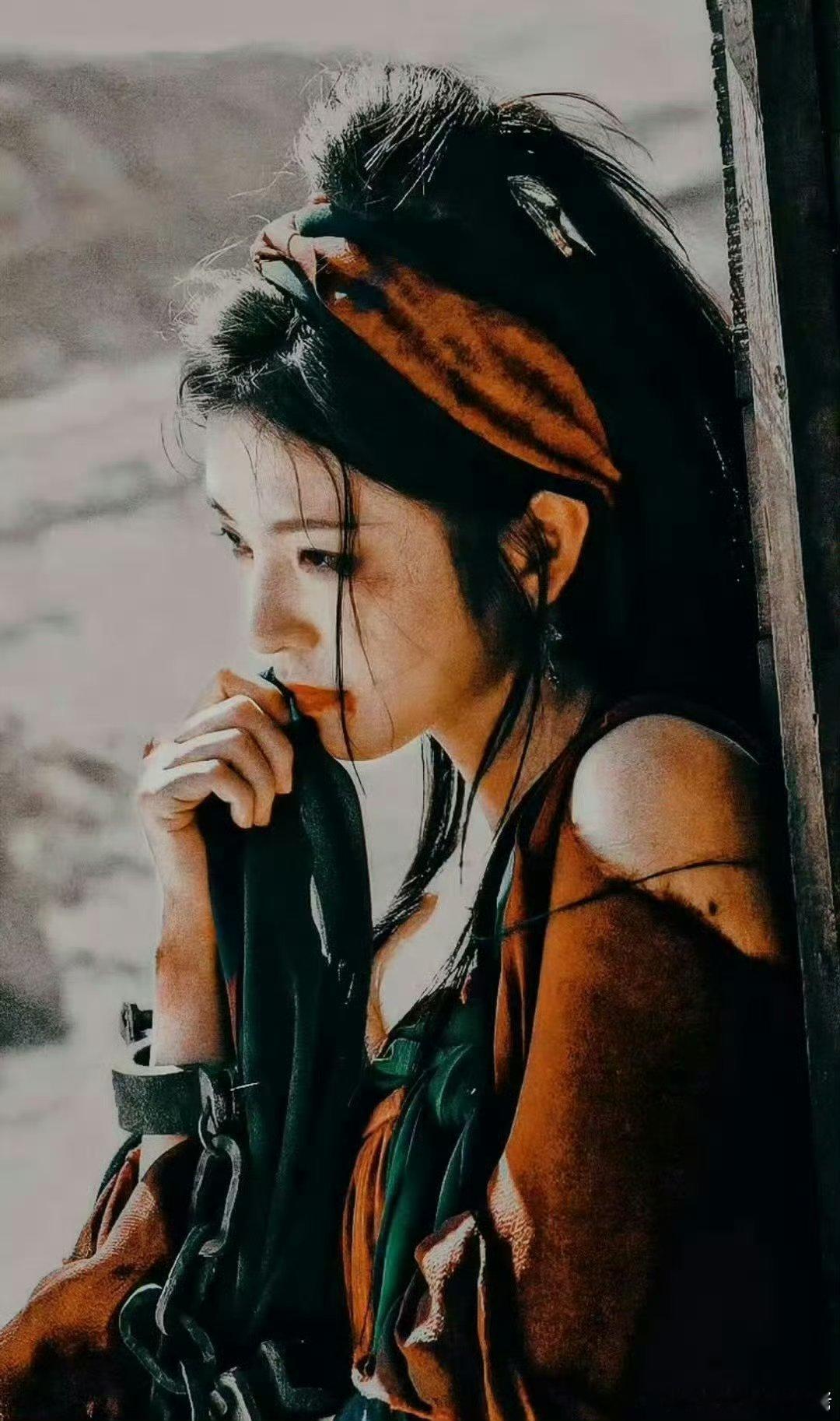 李云霄燕子娘 女侠不必束起长发  李云霄的燕子娘，确实是这些年里最有风情的女侠啊