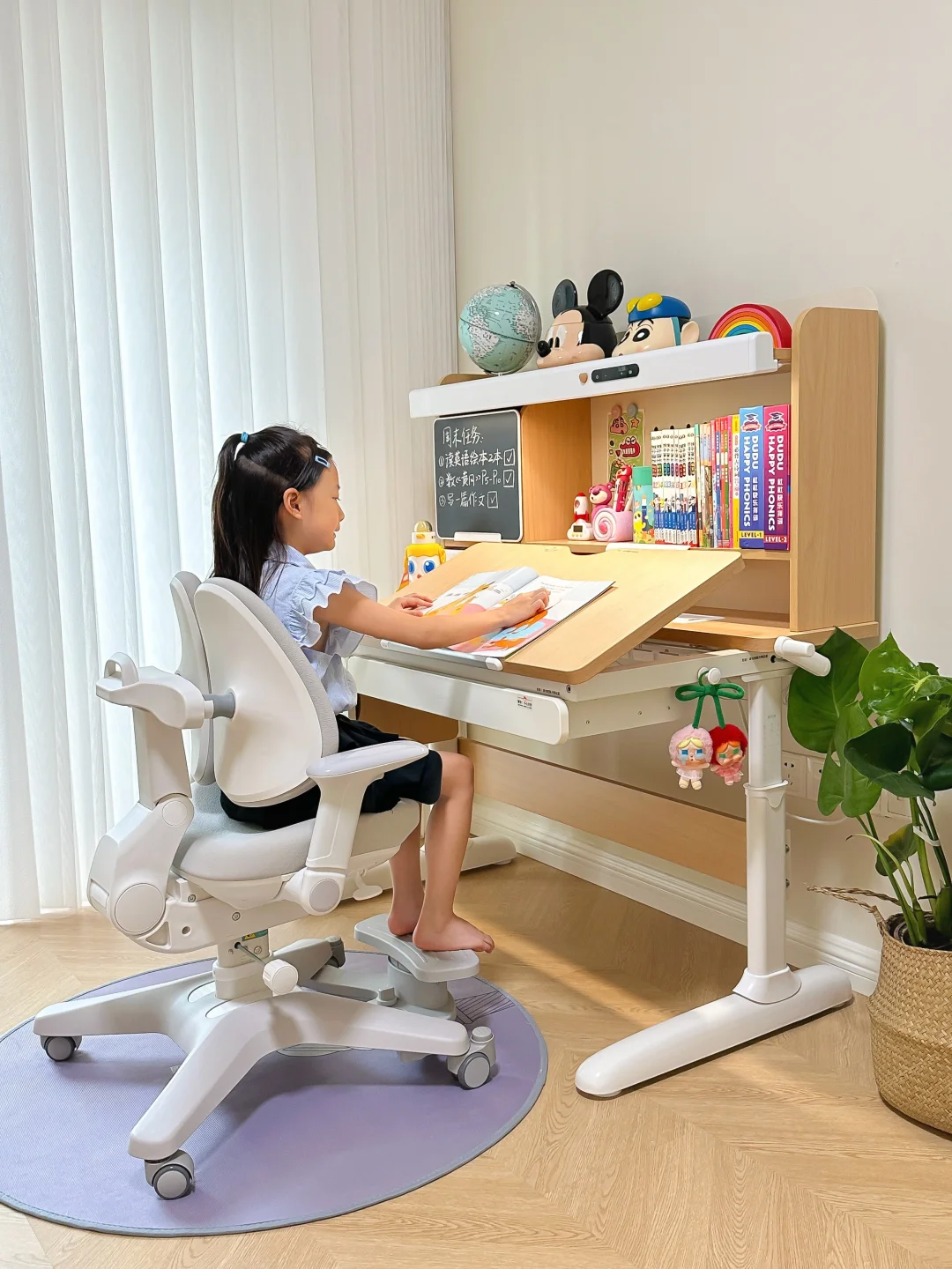 儿童学习桌椅有必要买吗？不废话一篇说明白