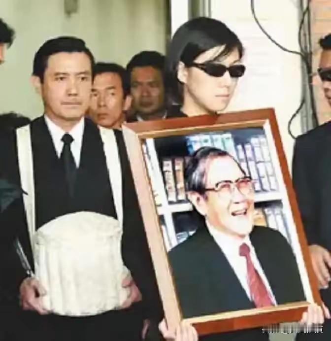 戳穿马英九与国民党养寇自重假和平的真面目！

这几年不少人替马英九惋惜，说他任内