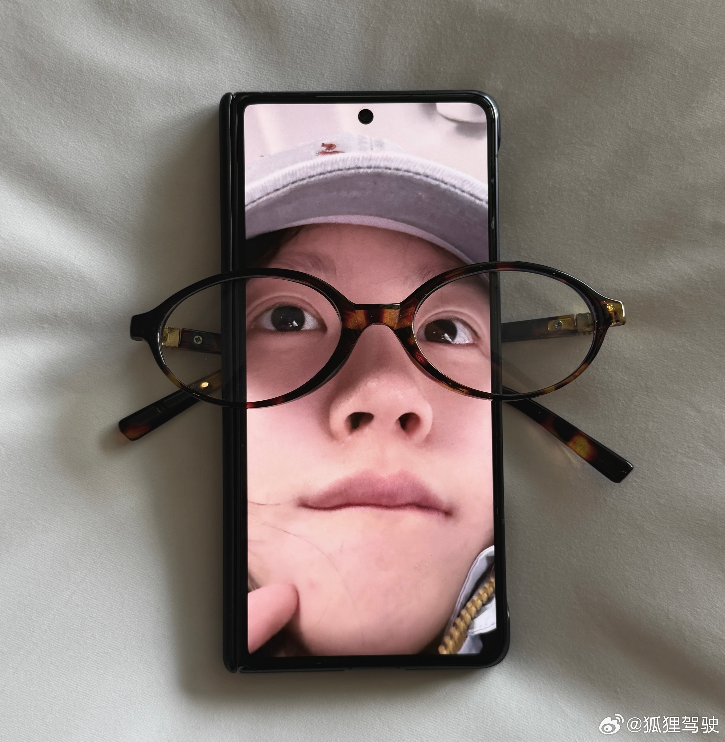 极限二选一！都挺喜欢的……家人们快帮我选头像1还是2 