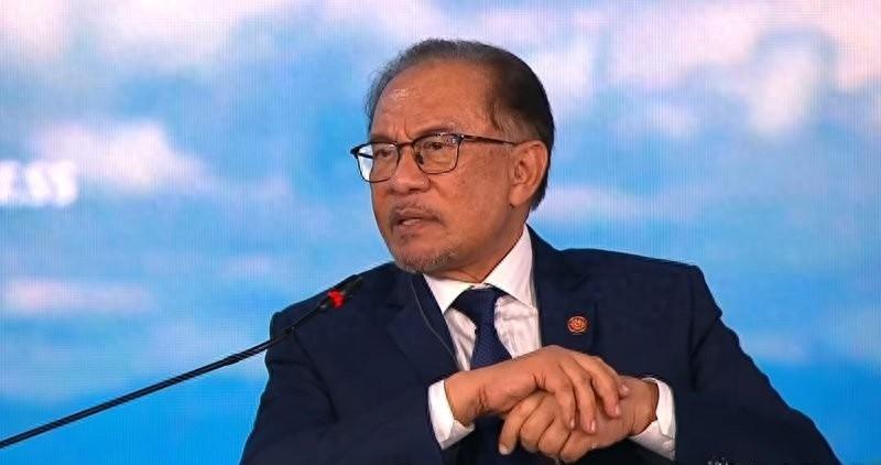 主持人挖了个坑，问马来西亚总理：台湾不想统一，中国凭啥不能骂？安瓦尔没接茬，反手