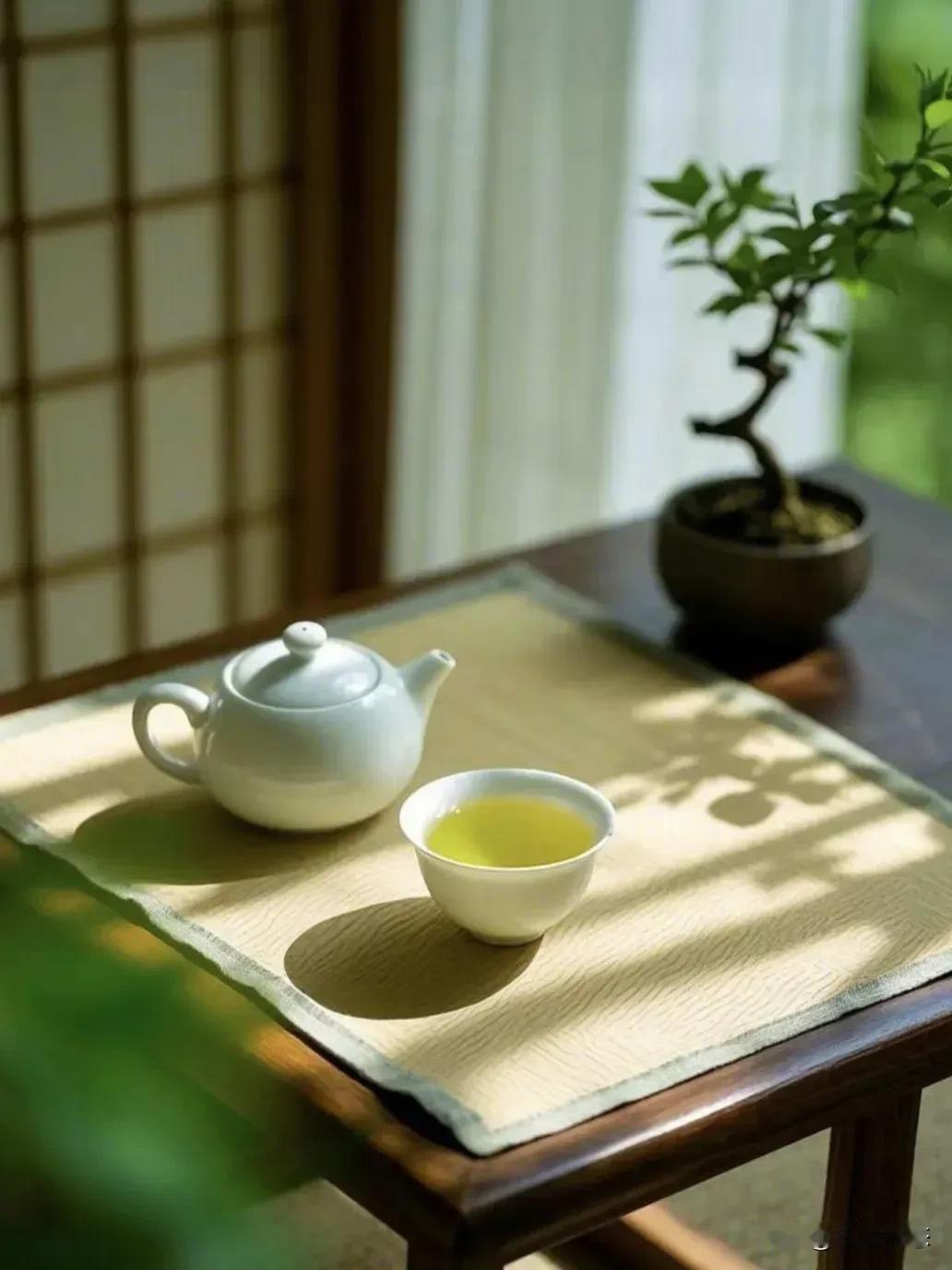 让人脊背发凉的一段话：“人活到一定年纪，才会猛然惊醒，什么枕边人暖不暖，什么儿女