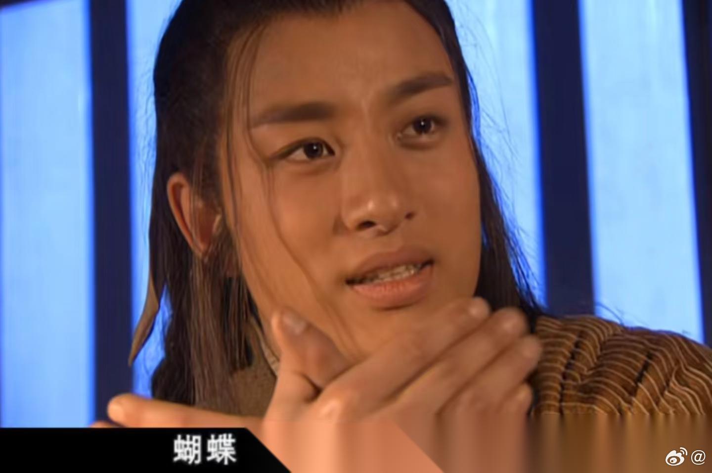 贾乃亮出道第一部剧， 就是央视古装剧的男一号， 如今沦为带货主播也太心酸了。 他