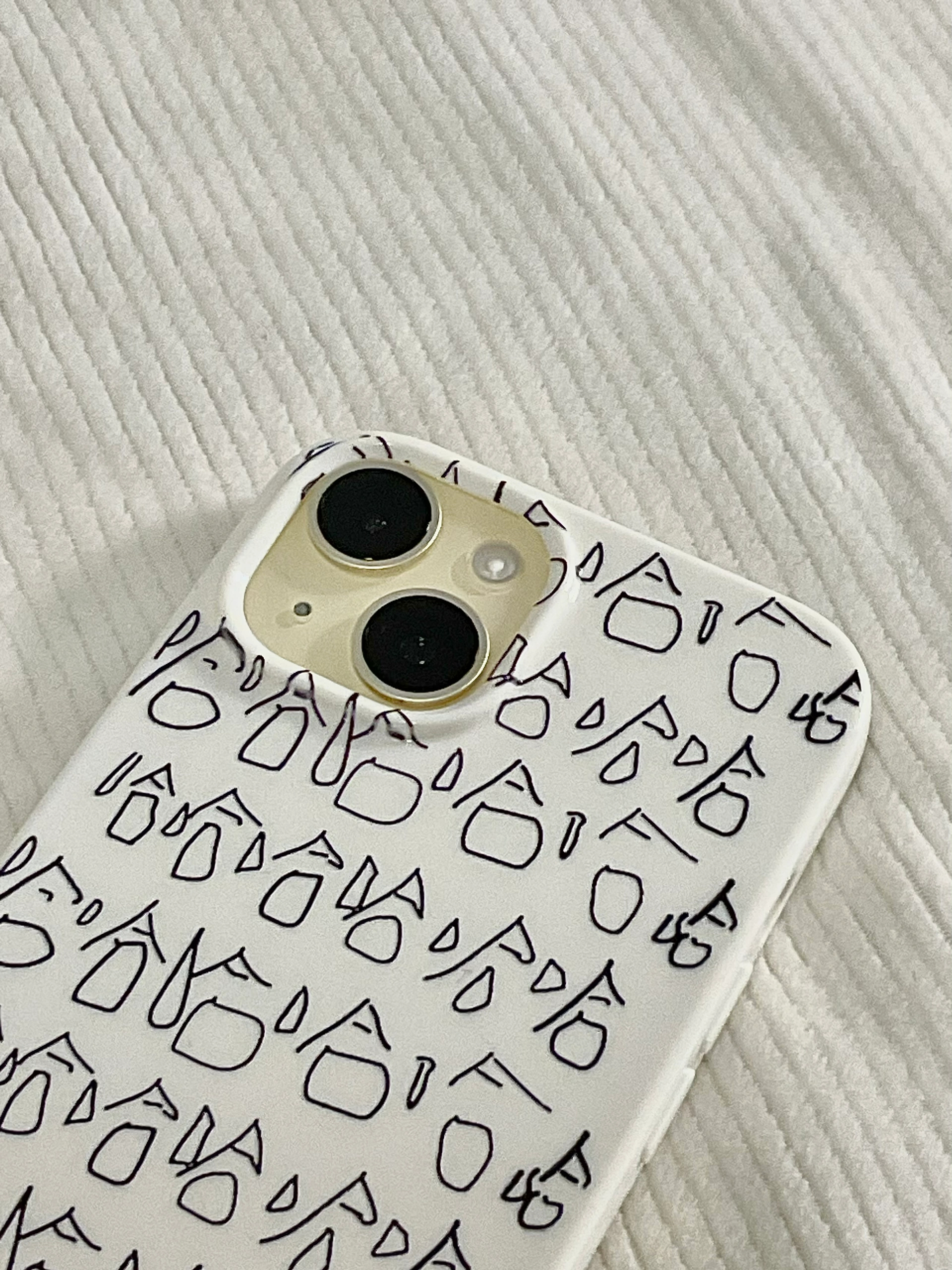 哈哈哈哈哈哈哈 又混了一天！太适合社畜了看见手机壳心情都变好了真的好薄 按键也很